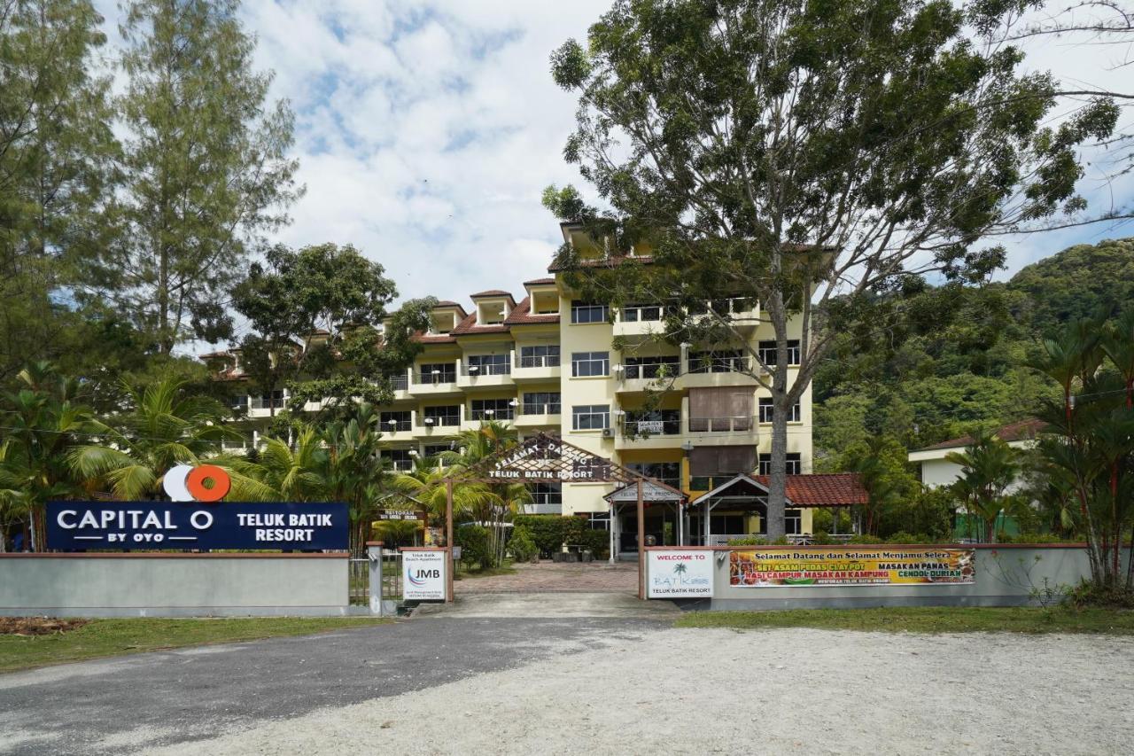 Capital O 89484 Teluk Batik Resort Kampong Telok Batu Exterior photo