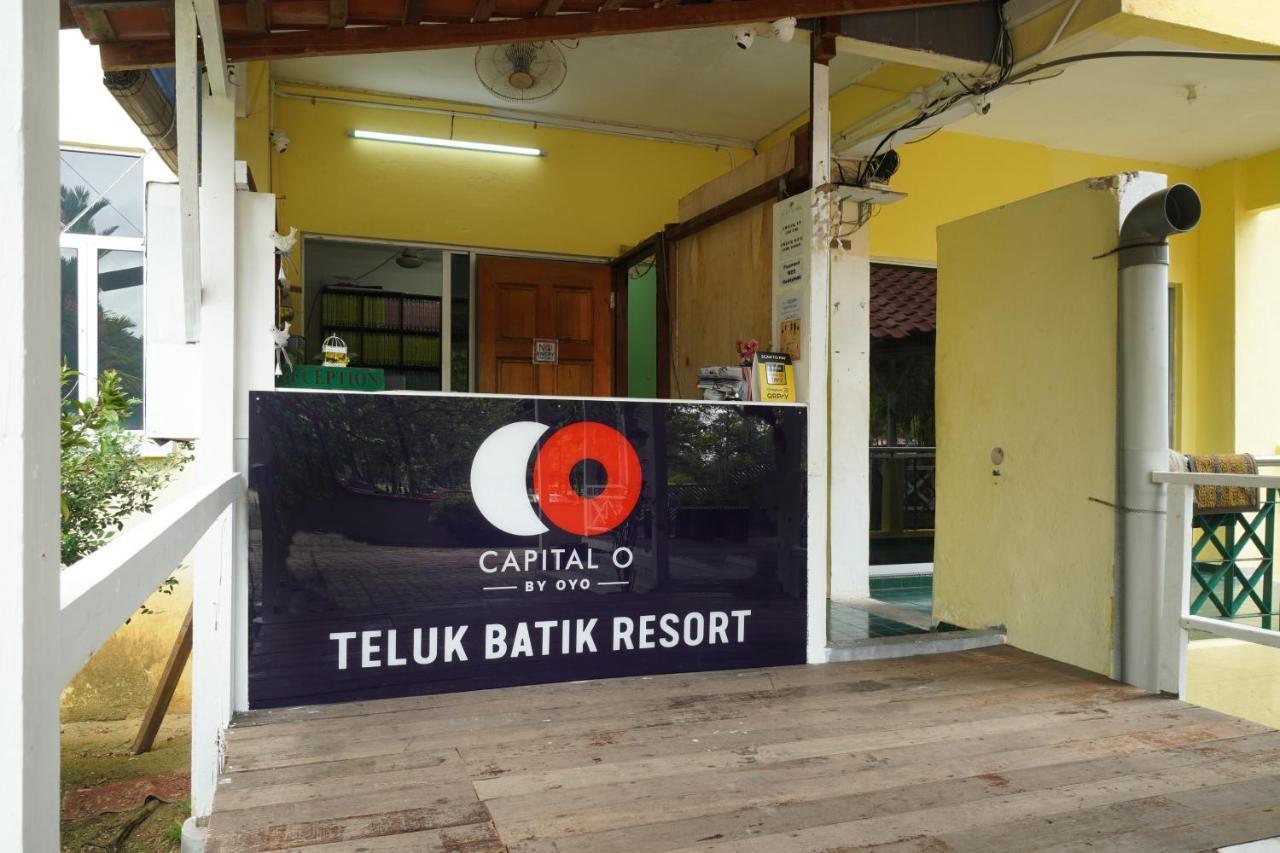 Capital O 89484 Teluk Batik Resort Kampong Telok Batu Exterior photo