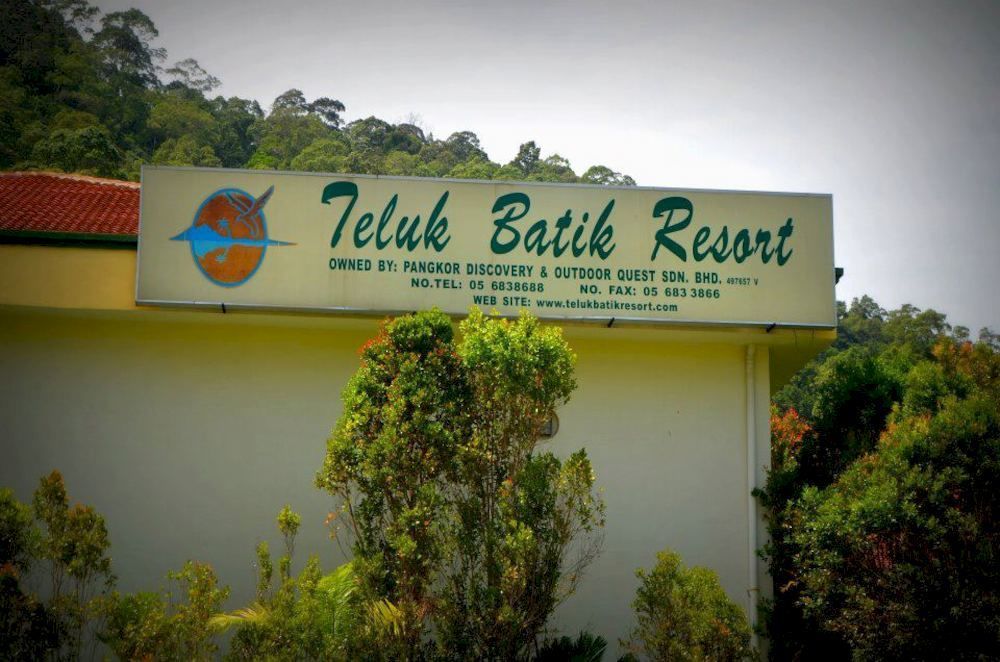 Capital O 89484 Teluk Batik Resort Kampong Telok Batu Exterior photo